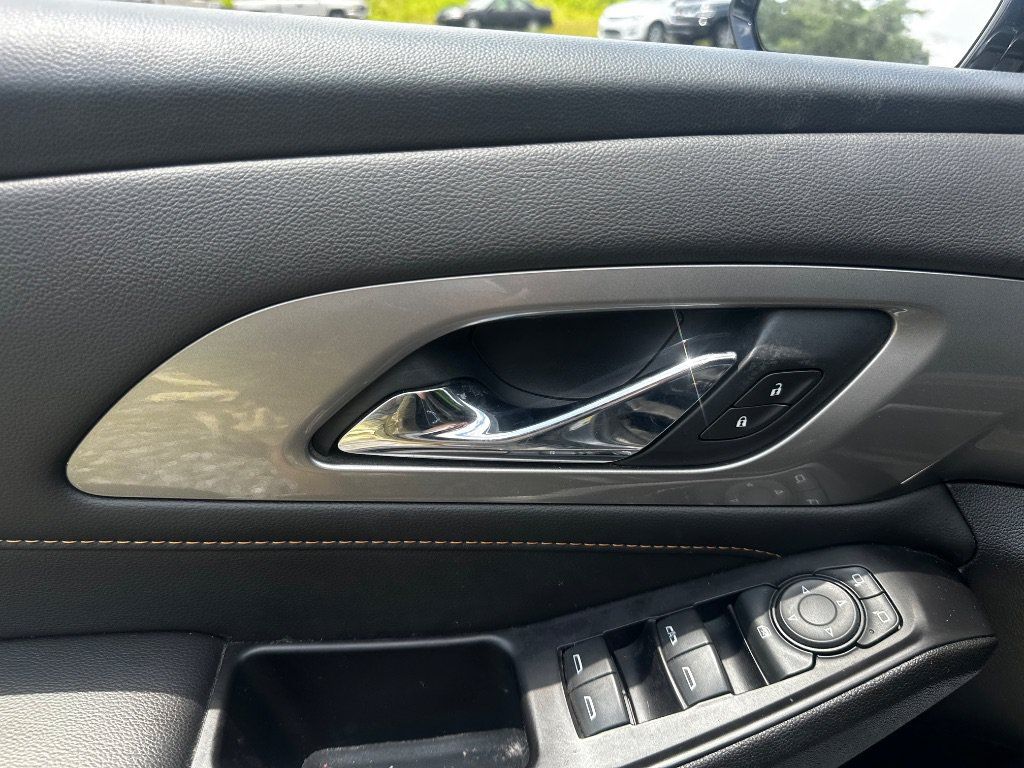 Used 2019 Chevrolet Traverse LT FWD image 10