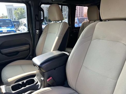 Used 2022 Jeep Wrangler Unlimited Sport AWD/4WD image 18