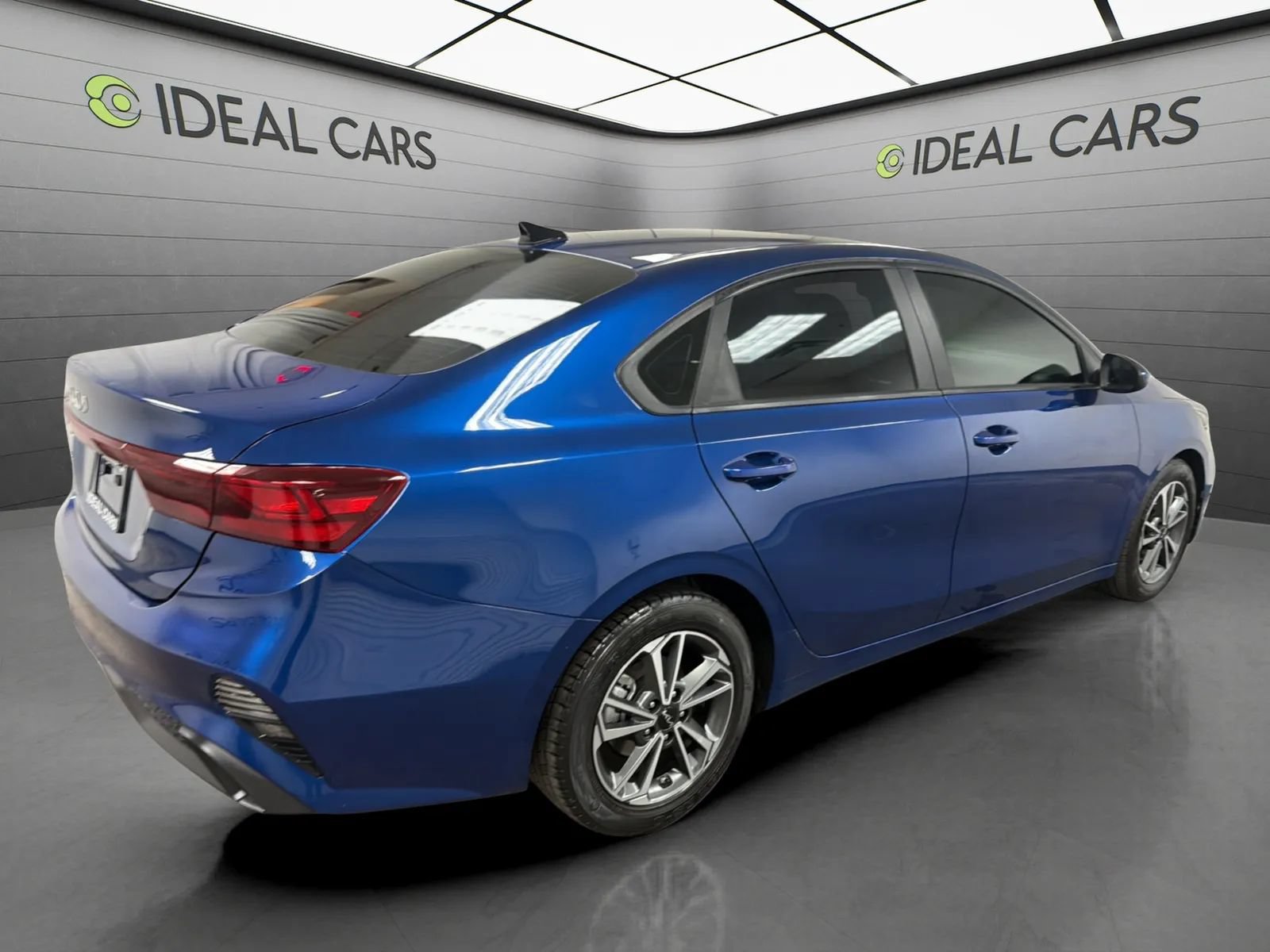 Used 2023 Kia Forte LXS FWD image 5