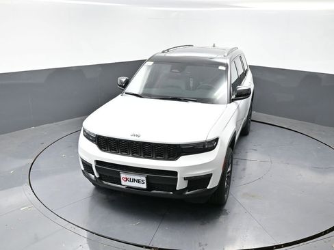 New 2025 Jeep Grand Cherokee L Limited w/ Trailer Tow Package image 41