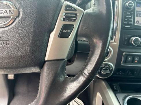 Used 2017 Nissan Titan SV AWD/4WD image 23