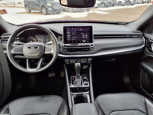 Used 2022 Jeep Compass Limited image 19