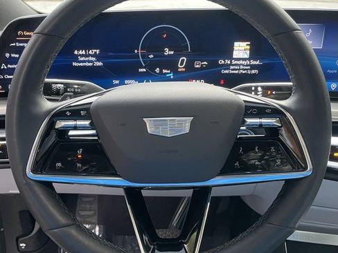 Used 2024 Cadillac Lyriq Luxury image 21