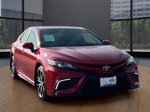 Used 2023 Toyota Camry SE image 10