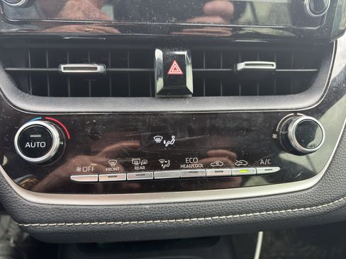 Used 2019 Toyota Corolla SE image 6