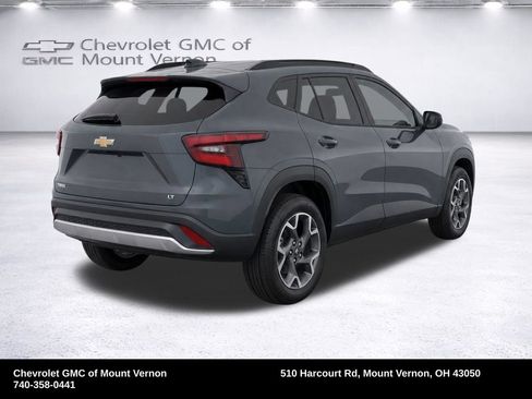 Used 2026 Chevrolet Trax LT FWD image 35