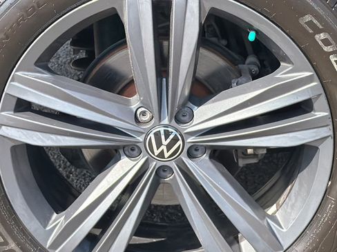 Used 2020 Volkswagen Atlas Cross Sport SE image 11