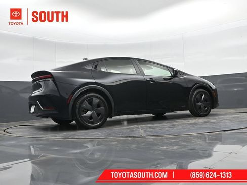 Used 2025 Toyota Prius LE AWD/4WD image 37