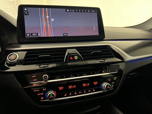 Used 2021 BMW 540i w/ M Sport Package image 25