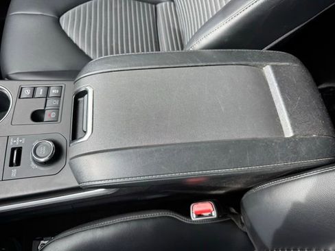 Certified 2023 Toyota Highlander XSE image 22