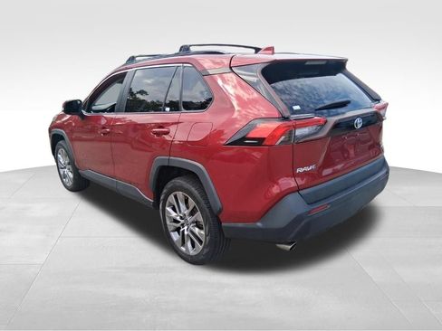 Used 2022 Toyota RAV4 XLE Premium AWD/4WD image 8