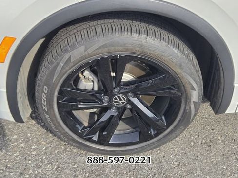 Certified 2023 Volkswagen Tiguan SE R-Line FWD image 11