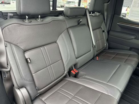 Used 2025 Chevrolet Silverado 1500 High Country w/ High Country Premium Package AWD/4WD image 25