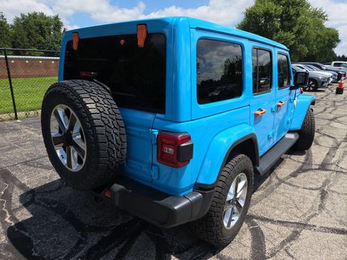 Used 2021 Jeep Wrangler Unlimited Sahara AWD/4WD image 7