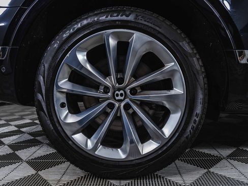 Used 2017 Bentley Bentayga W12 image 37