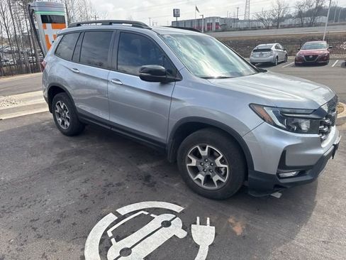 Used 2023 Honda Passport TrailSport image 10