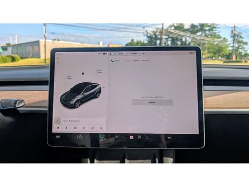 Used 2021 Tesla Model Y Long Range image 24