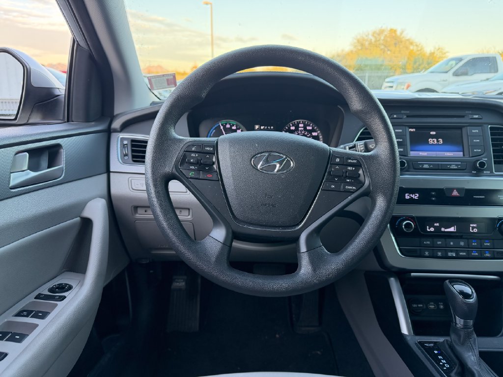 Used 2016 Hyundai Sonata SE FWD image 10