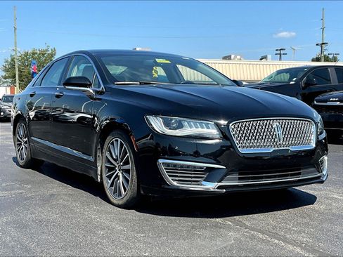Used 2017 Lincoln MKZ Premiere FWD image 3