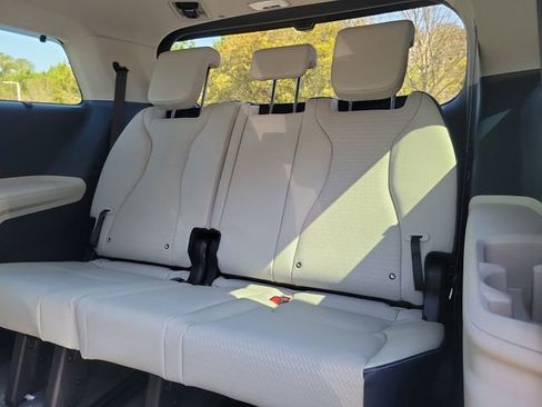New 2026 Kia Carnival SX Prestige FWD image 9