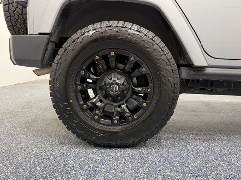 Used 2015 Jeep Wrangler Unlimited Sahara AWD/4WD image 14
