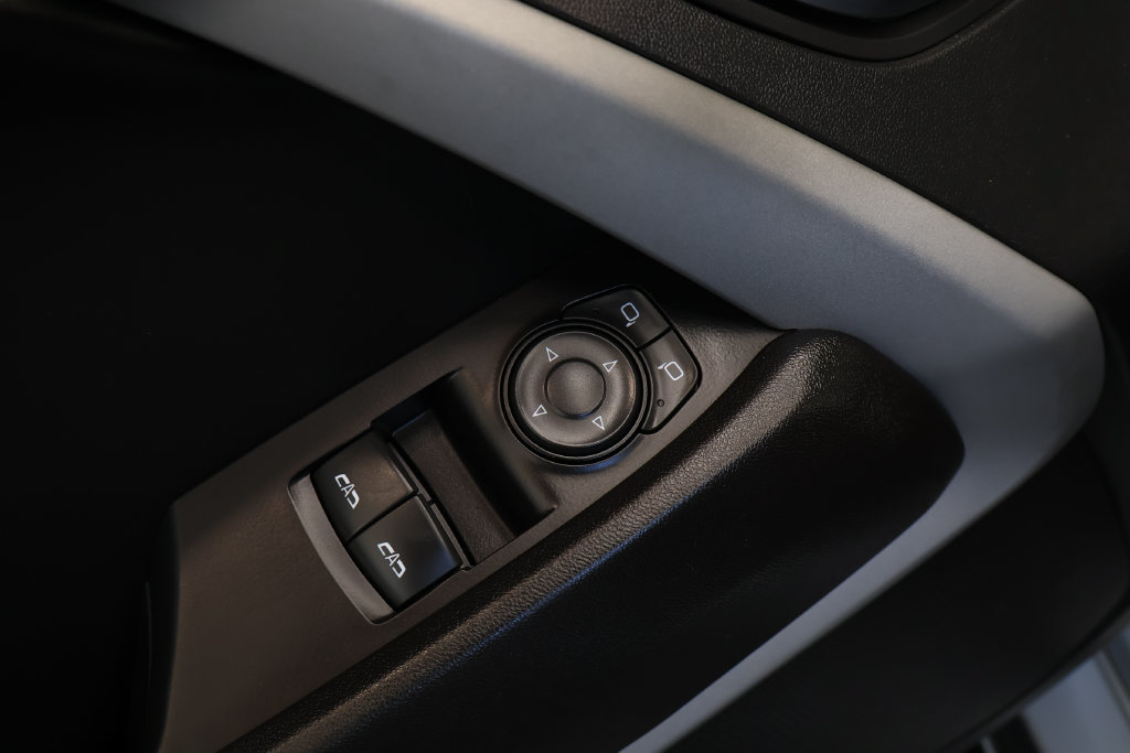 Used 2018 Chevrolet Camaro SS RWD image 16