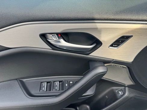 Used 2025 Acura TLX w/ Technology Package image 10