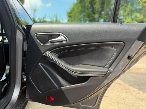 Used 2015 Mercedes-Benz CLA 250 4MATIC image 32