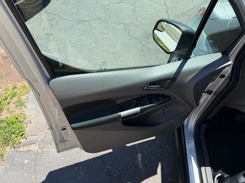 Used 2021 Ford Transit Connect XLT FWD image 39