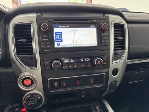 Used 2018 Nissan Titan SV w/ SV Convenience Package AWD/4WD image 32