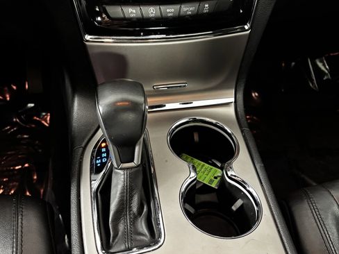 Used 2019 Jeep Grand Cherokee Limited image 28