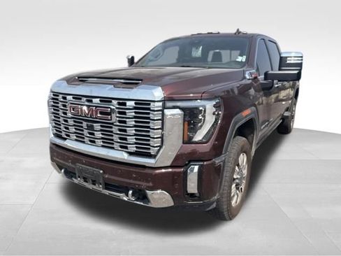 Used 2024 GMC Sierra 2500 Denali w/ Technology Package AWD/4WD image 1