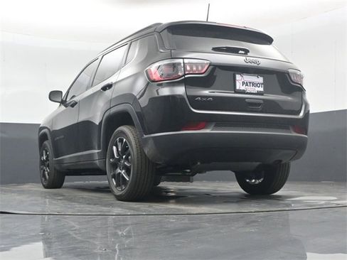 New 2026 Jeep Compass Latitude w/ Mopar Graphics Package image 39