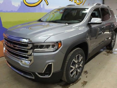 Certified 2023 GMC Acadia SLE w/ Driver Convenience Package FWD image 8