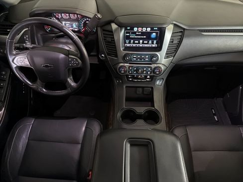 Used 2018 Chevrolet Tahoe LT w/ Luxury Package AWD/4WD image 3
