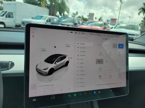 Used 2022 Tesla Model Y Performance image 23