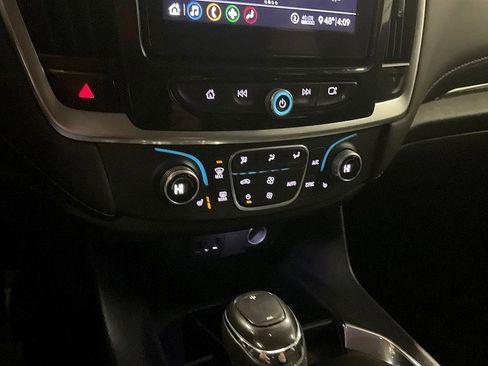 Used 2020 Chevrolet Traverse LT image 21