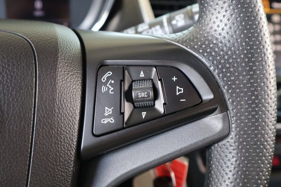 Used 2020 Chevrolet Trax LS w/ Tint and Cruise Package FWD image 19