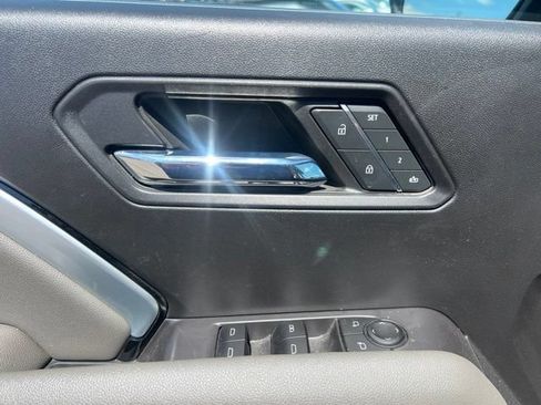 Used 2023 Chevrolet Colorado ZR2 w/ ZR2 Convenience Package III AWD/4WD image 21