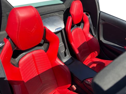 Used 2022 Chevrolet Corvette Stingray Premium Conv w/ Z51 Performance Package RWD image 18