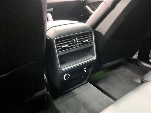 Used 2023 Porsche Cayenne image 25