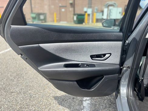Used 2024 Hyundai Elantra Limited FWD image 13