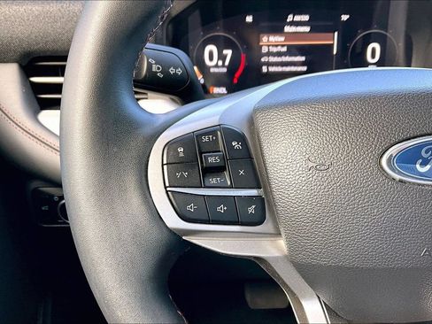 Used 2025 Ford Explorer Active RWD image 20