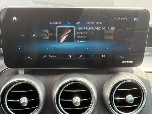 Used 2022 Mercedes-Benz GLC 300 4MATIC image 22