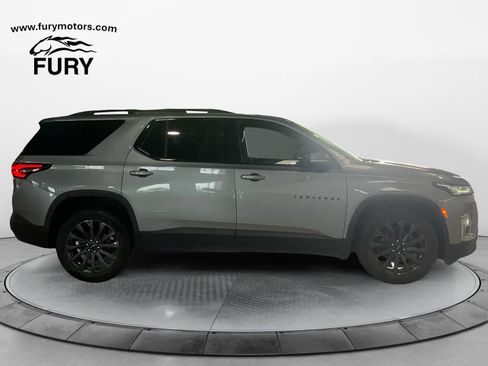 Used 2023 Chevrolet Traverse RS AWD/4WD image 2