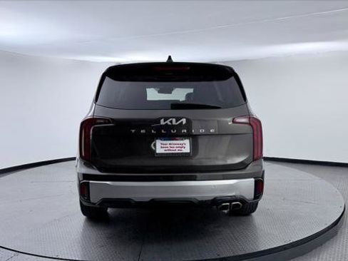 Used 2025 Kia Telluride S FWD image 7