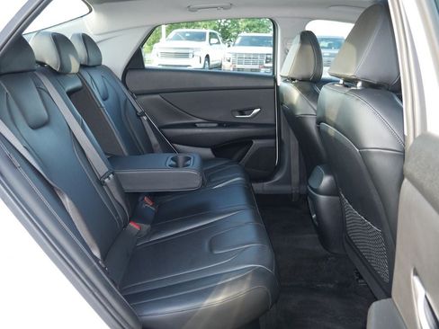 Used 2025 Hyundai Elantra Limited FWD image 23
