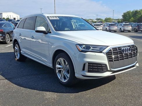 Certified 2023 Audi Q7 2.0T Premium w/ Towing Package image 3