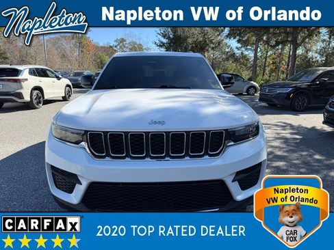 Used 2023 Jeep Grand Cherokee Laredo w/ Luxury Tech Group I image 2
