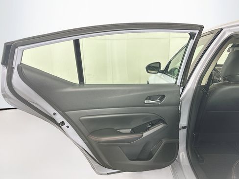 Used 2024 Nissan Altima 2.5 SR image 24